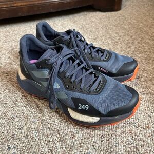 Adidas Terrex Women’s Size 7